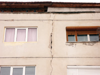 bloc crăpat